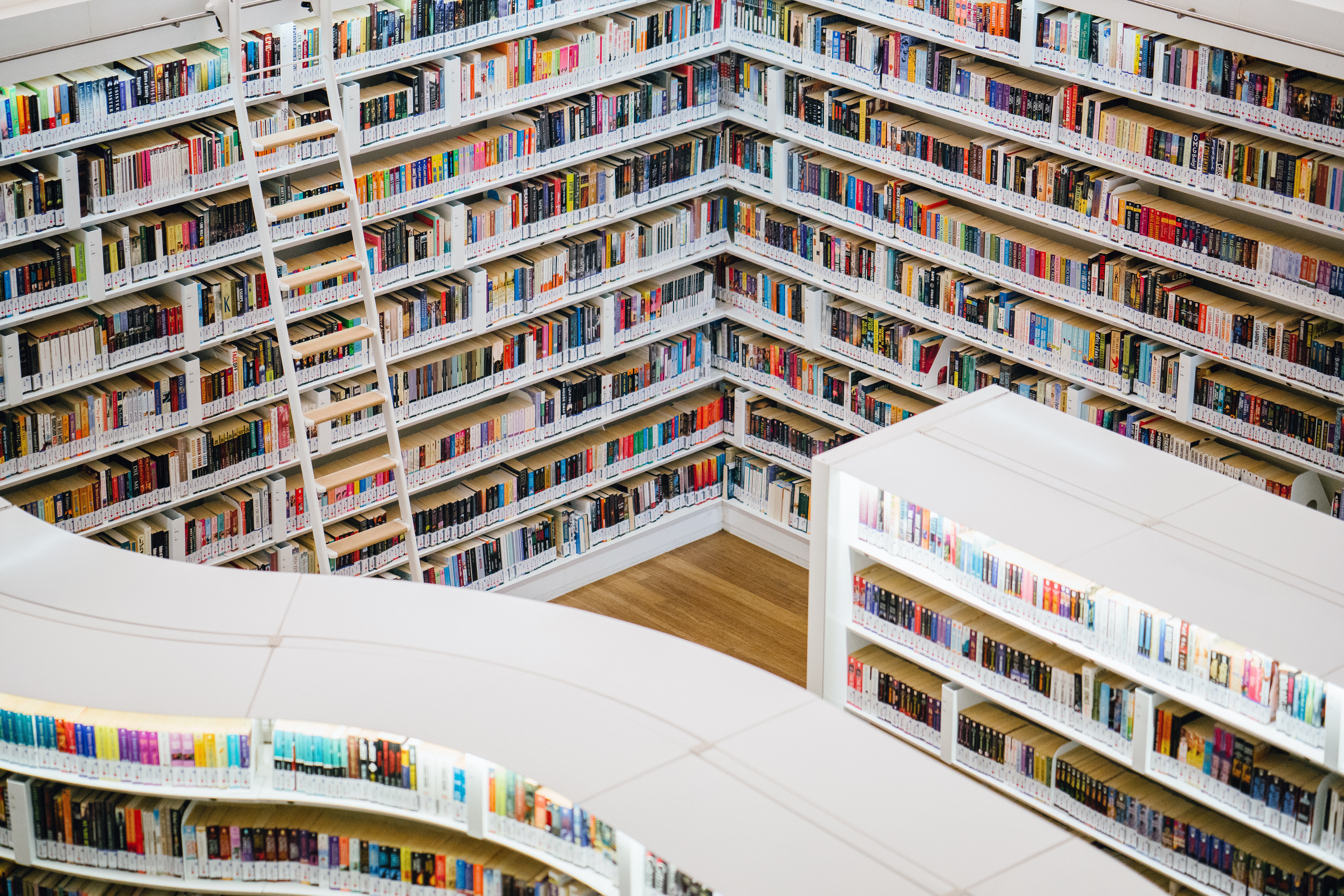 libreria con pianta circolare