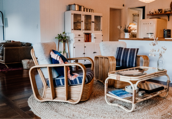 interior design boho sedie bambù tappeto rustico