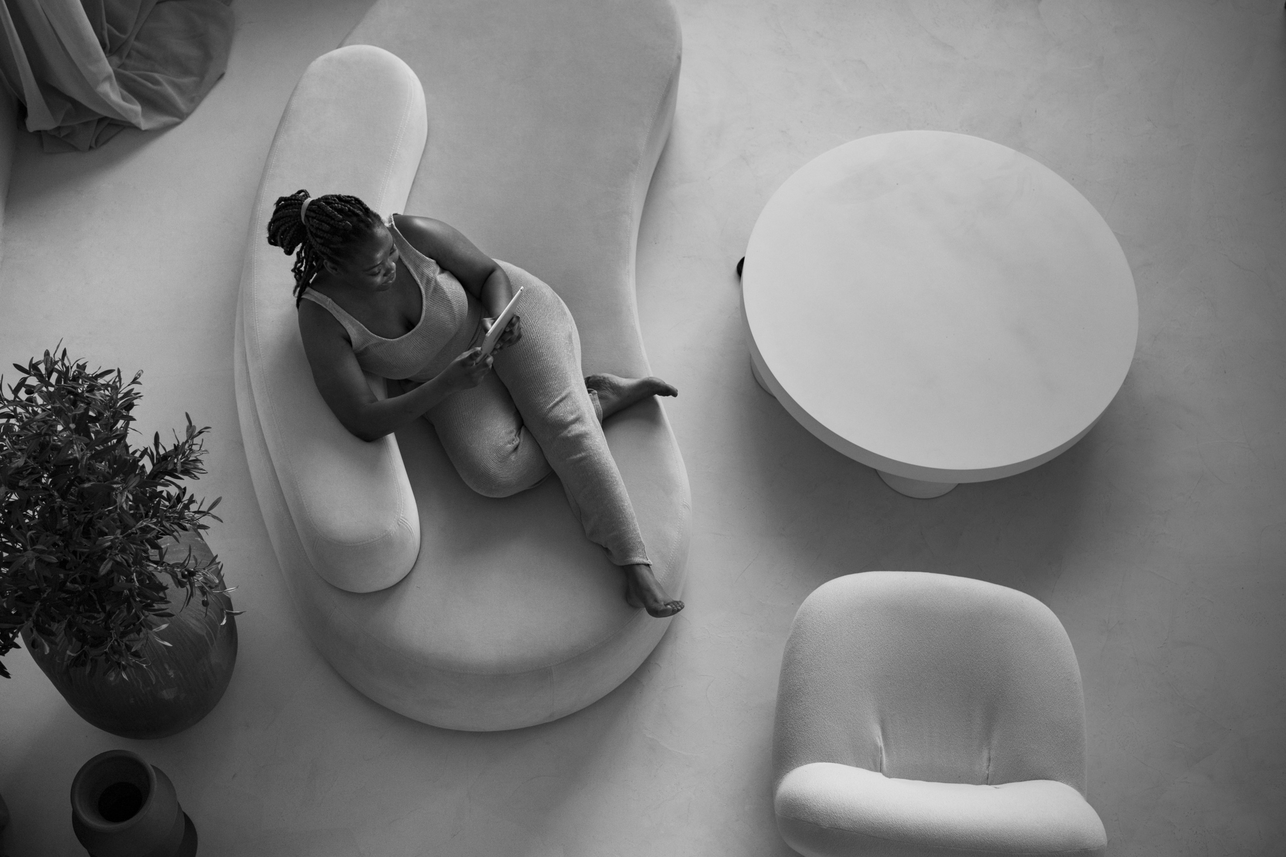 interior design 2025 revisione del minimalismo